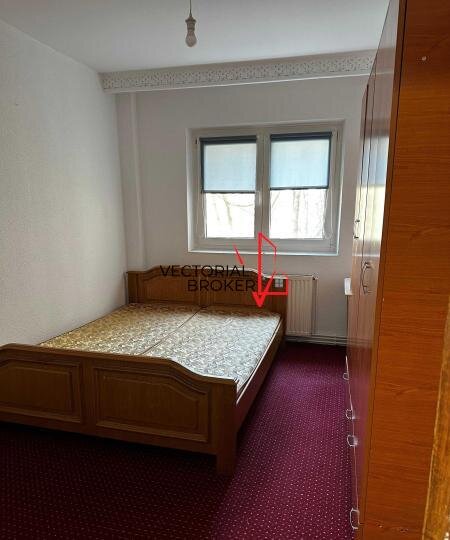 Dristor, apartament 3 camere cu centrala si 2 bai si 2 balcoane.